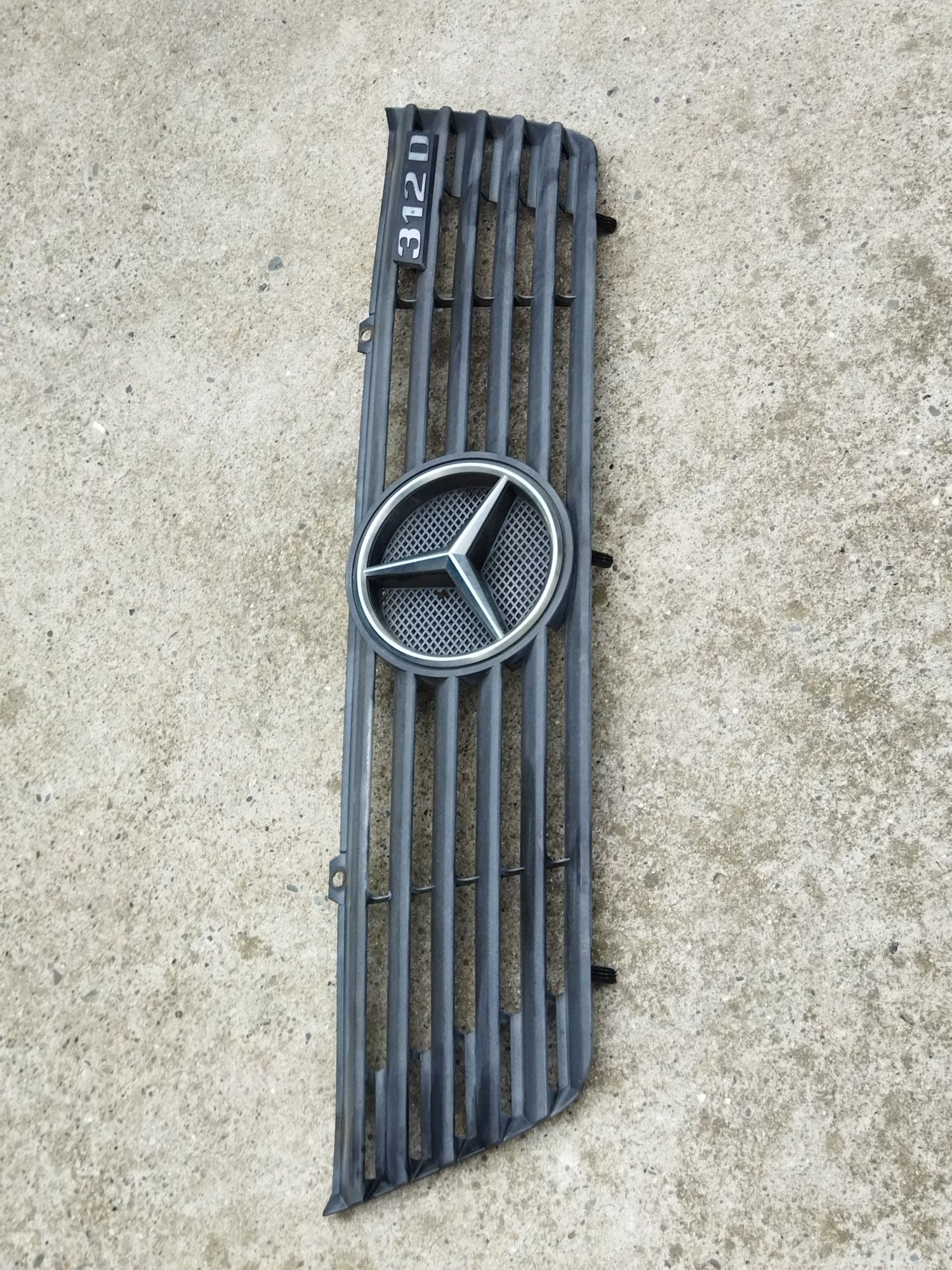 Маска (решетка)  за  Мерцедес Спринтер - Mercedes Sprinter