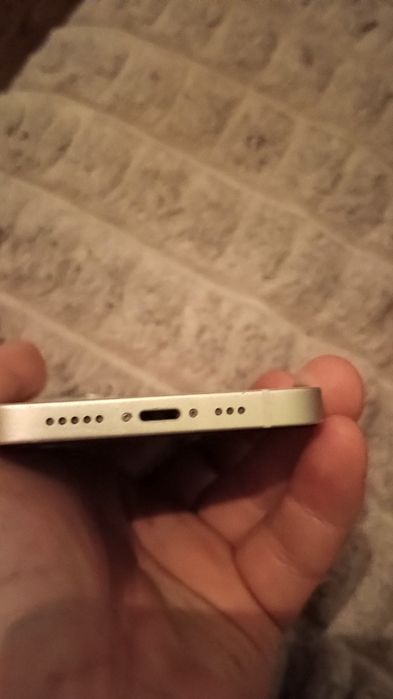 Vând iPhone 13 128gb perfect funcțional baterie 76%l