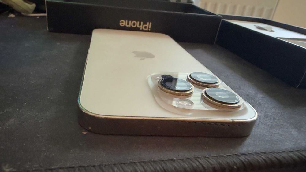 Продава се iPhone 13 Pro Gold 128GB – Отлично състояние | 700 лв.