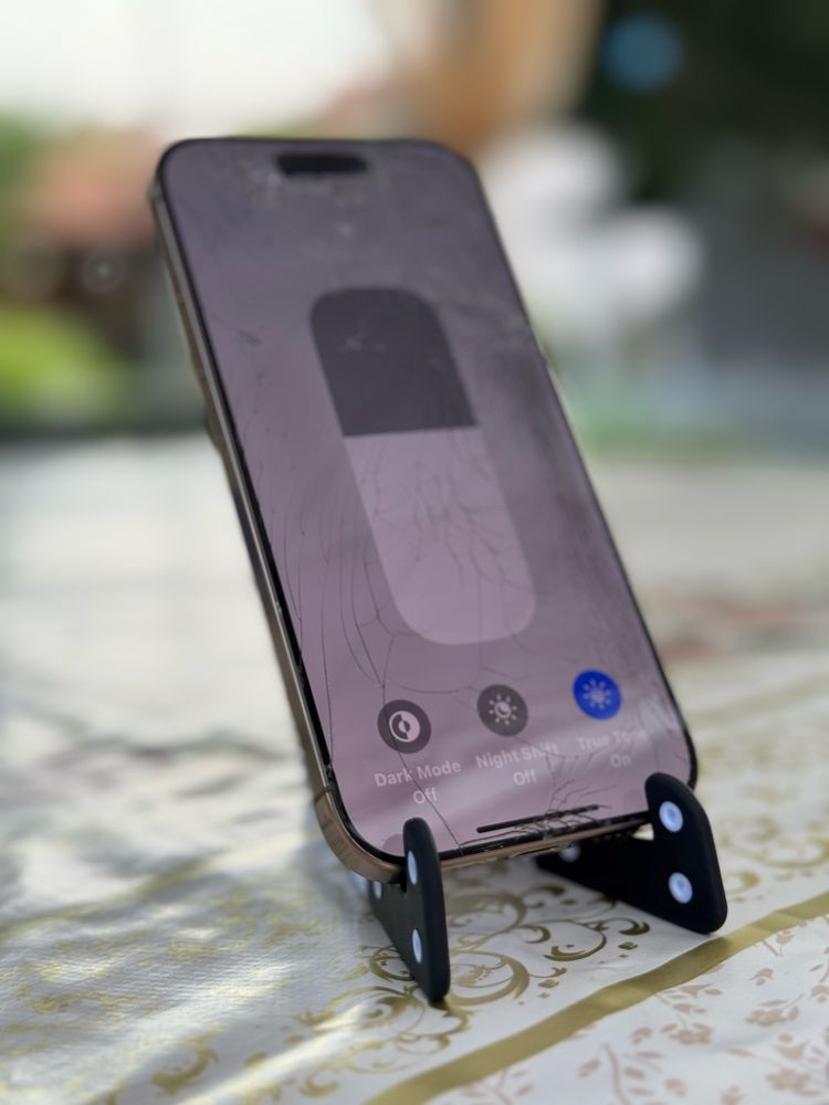 IPhone 16 Pro - Gold - 256GB