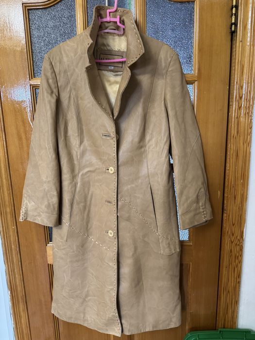 Плащ короткий горчичного цвета