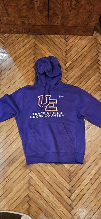 Hanorac original Nike, model dedicat echipelor de Track & Field / Cros