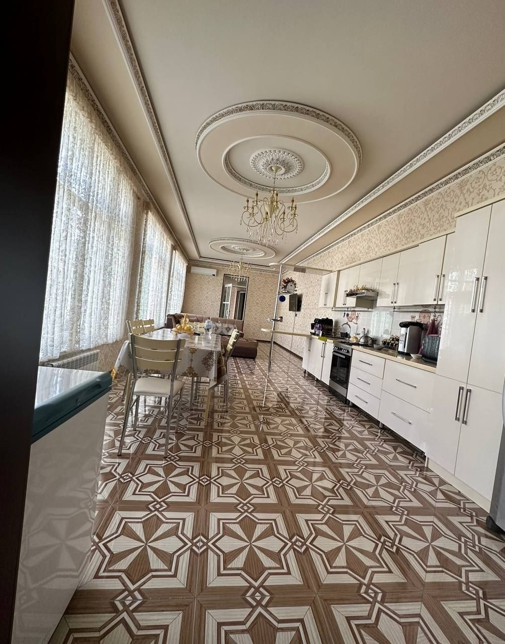 Продажа! Евро Дом 6 соток, 6 комнат в махалле Ракат.