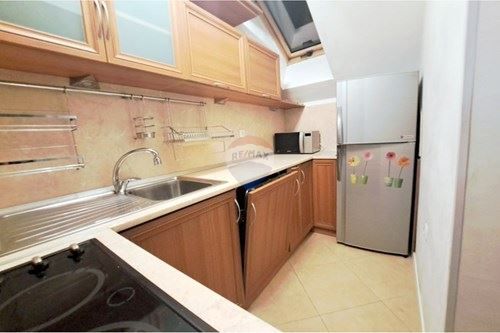 Дава се под наем Тристаен апартамент в Варна, Бриз - 150 кв.м за 850 € - Снимка #5