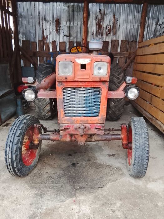 Vând tractor u 650