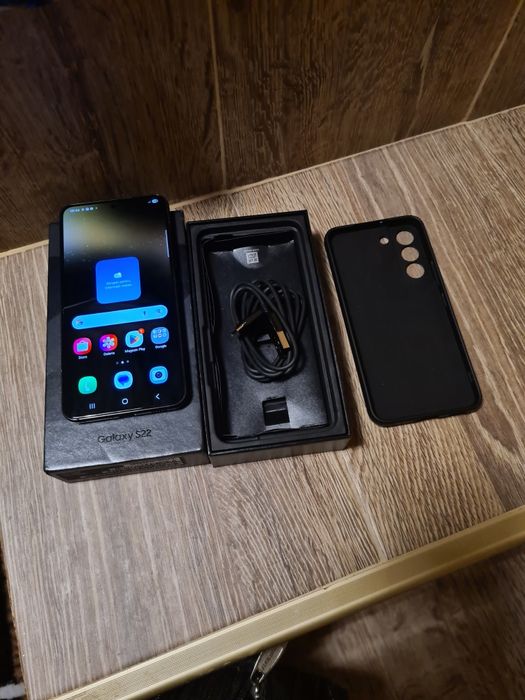 Telefon mobil Samsung S22