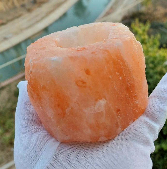 Подсвечники из натуральных камней.