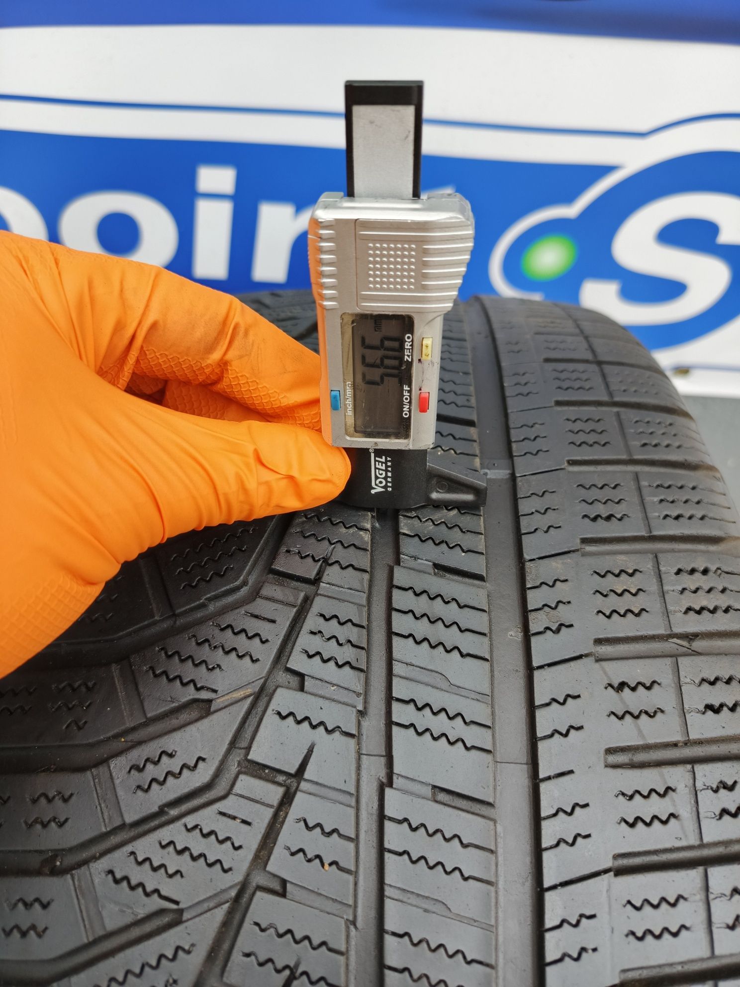 235.40.19 Hankook M+S Second-hand