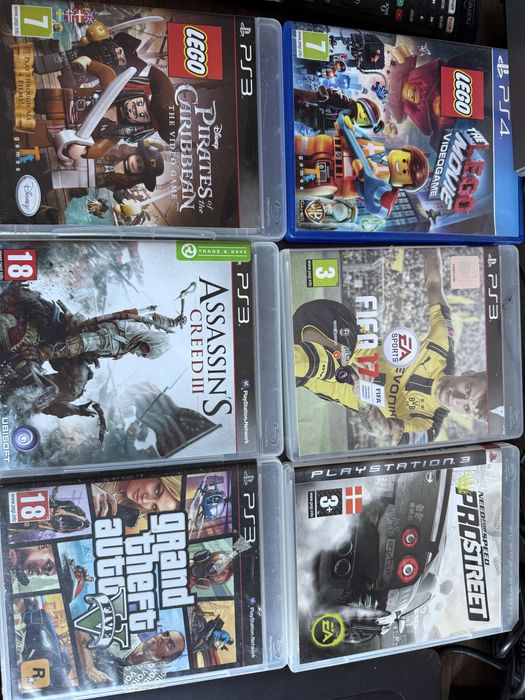 Vand cd uri / gta5 / fifa/ lego / needforspeed  PS3