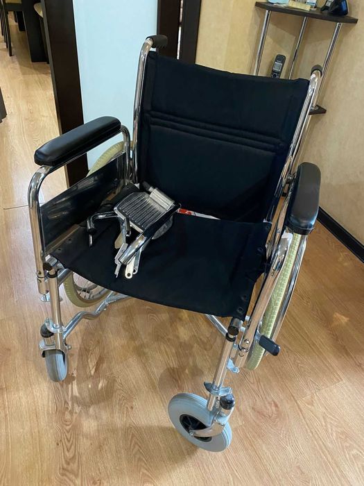 Продам инвалидную коляску