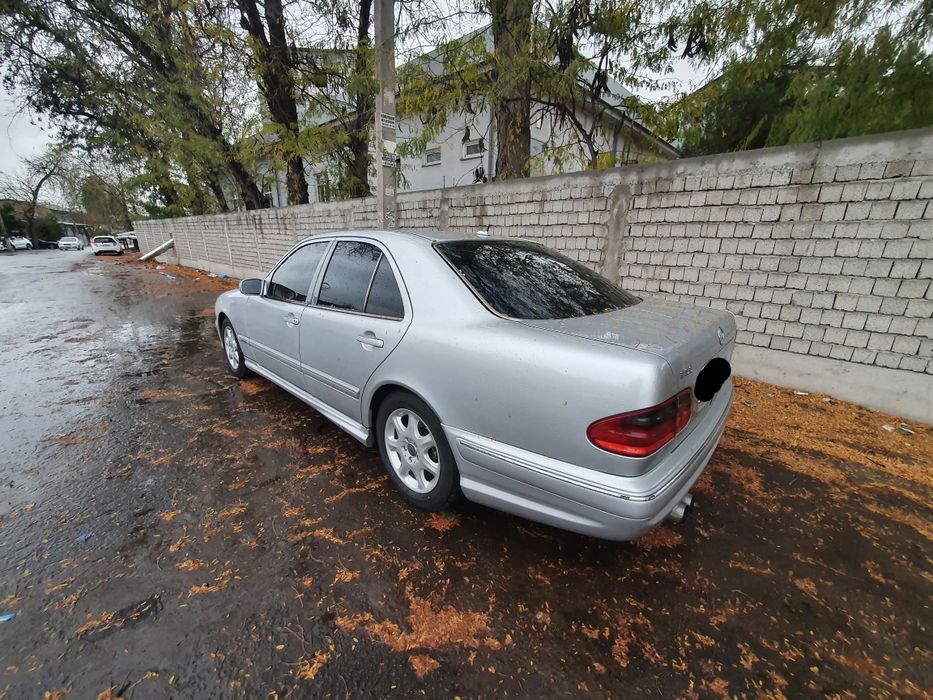 Mercedes Benz W210 E320