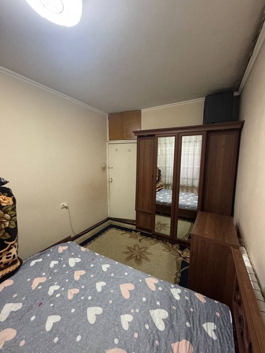 Kvartira sotiladi 2 xona Sebzorda remonti orta srochna azgina otiladi