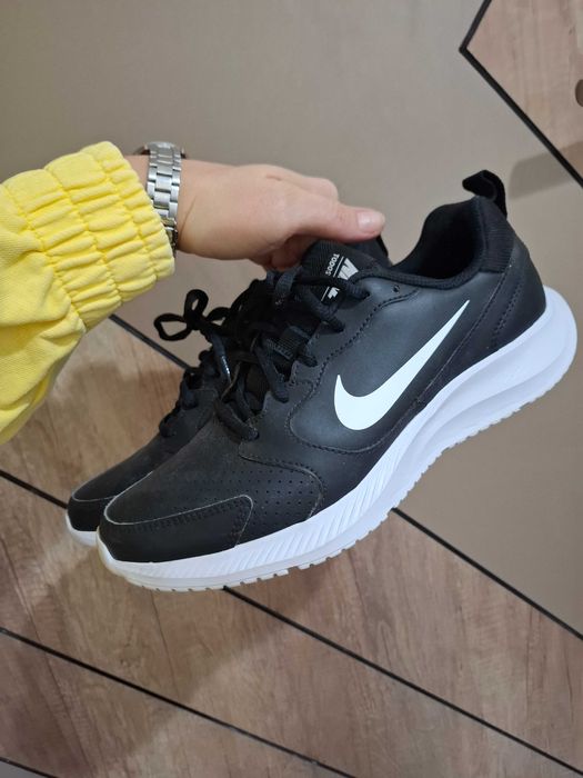 Мъжки маратонки Nike Todos