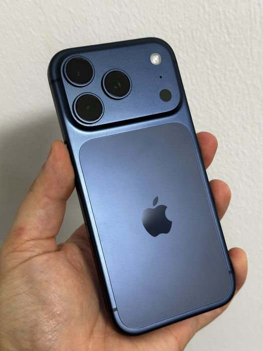 iPhone 17 Pro Deep Blue 256GB - Impecabil