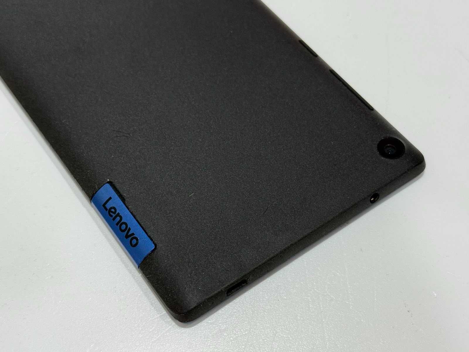 Таблет Lenovo TB3-730X 16GB