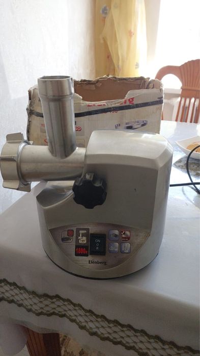 Электрическая мясорубка