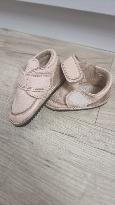 Ghete roz imblănite de fete