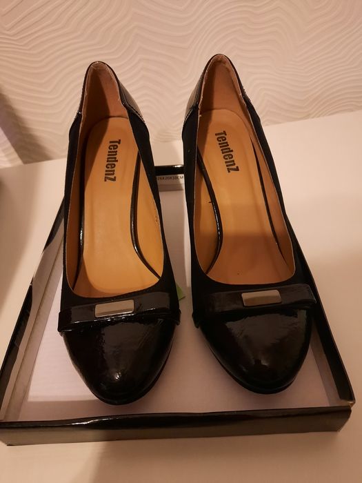 Официални високи черни обувки