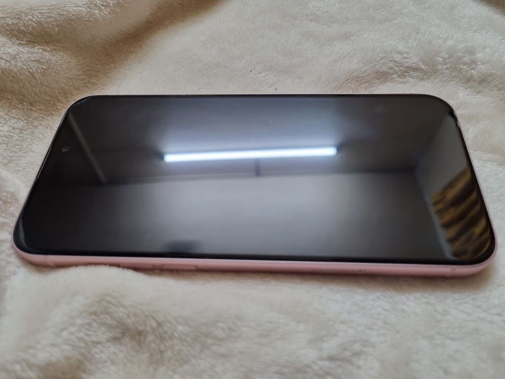 Продавам iPhone 15 plus pink / розов 256GB