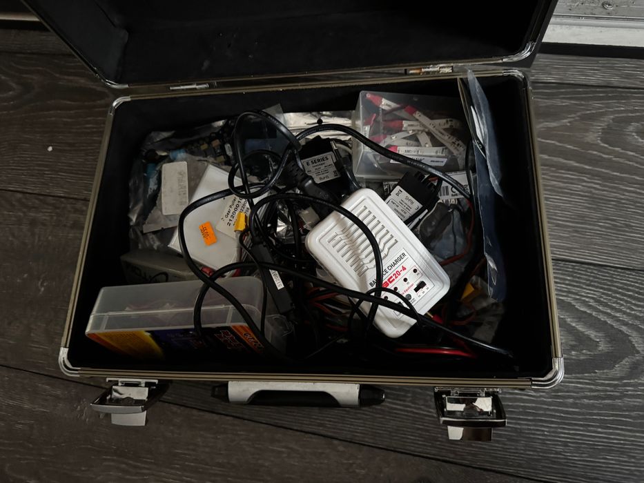 Pachet 3 drone profesionale împreună cu toate accesoriile