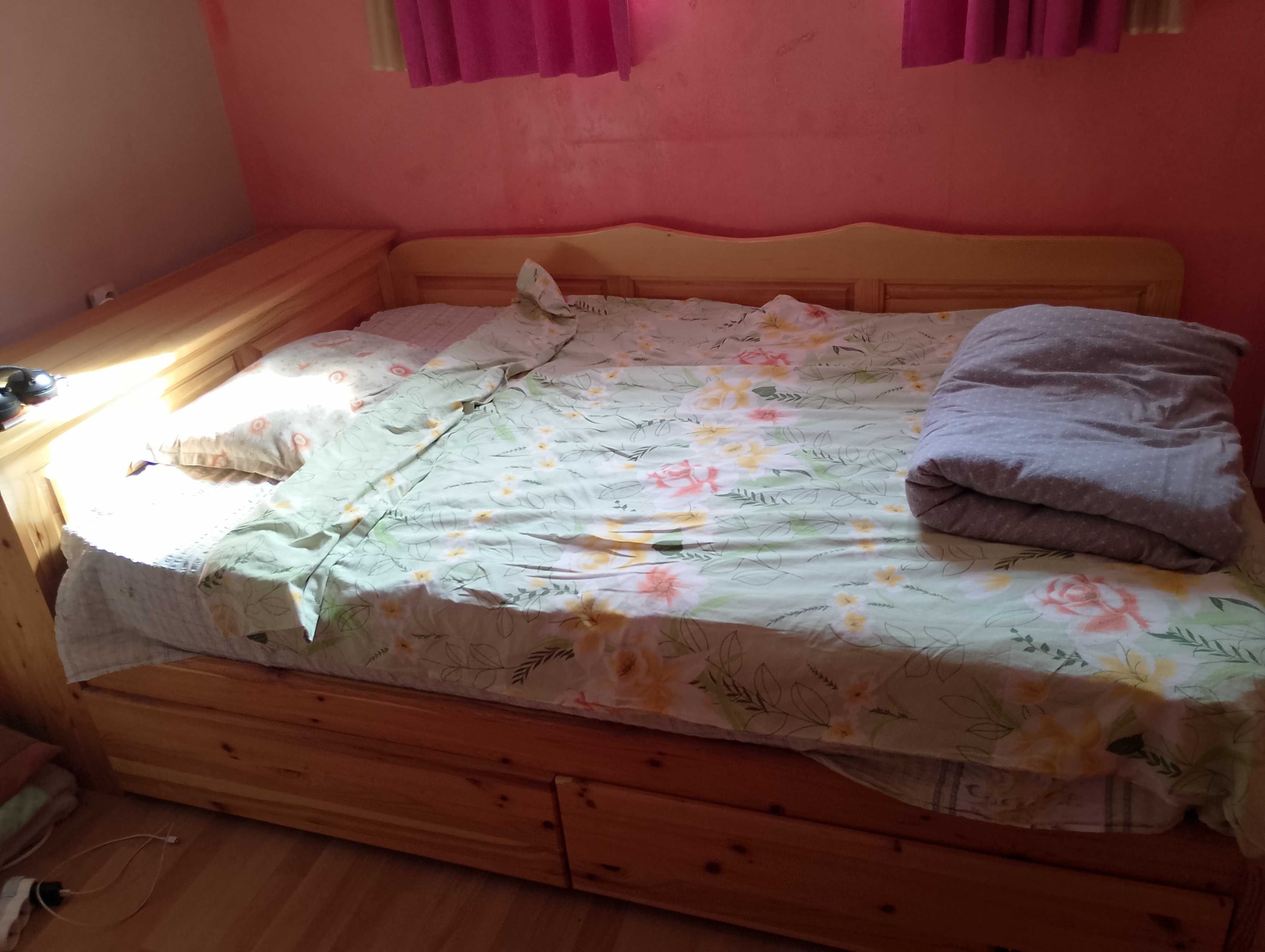 Спалня/Приста от масив чам