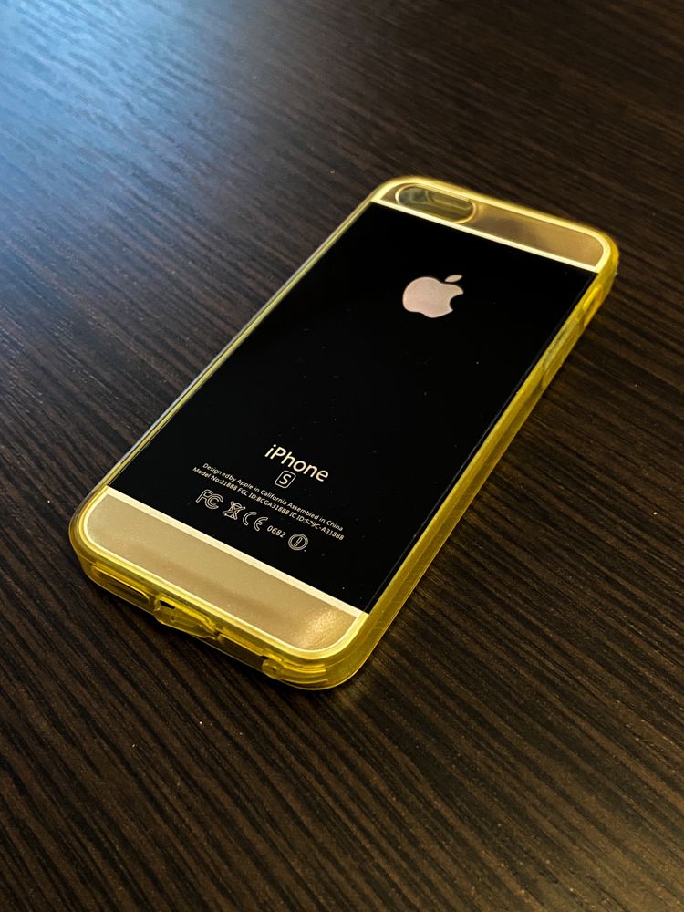 Комплект чехлов на iPhone 5, 5s