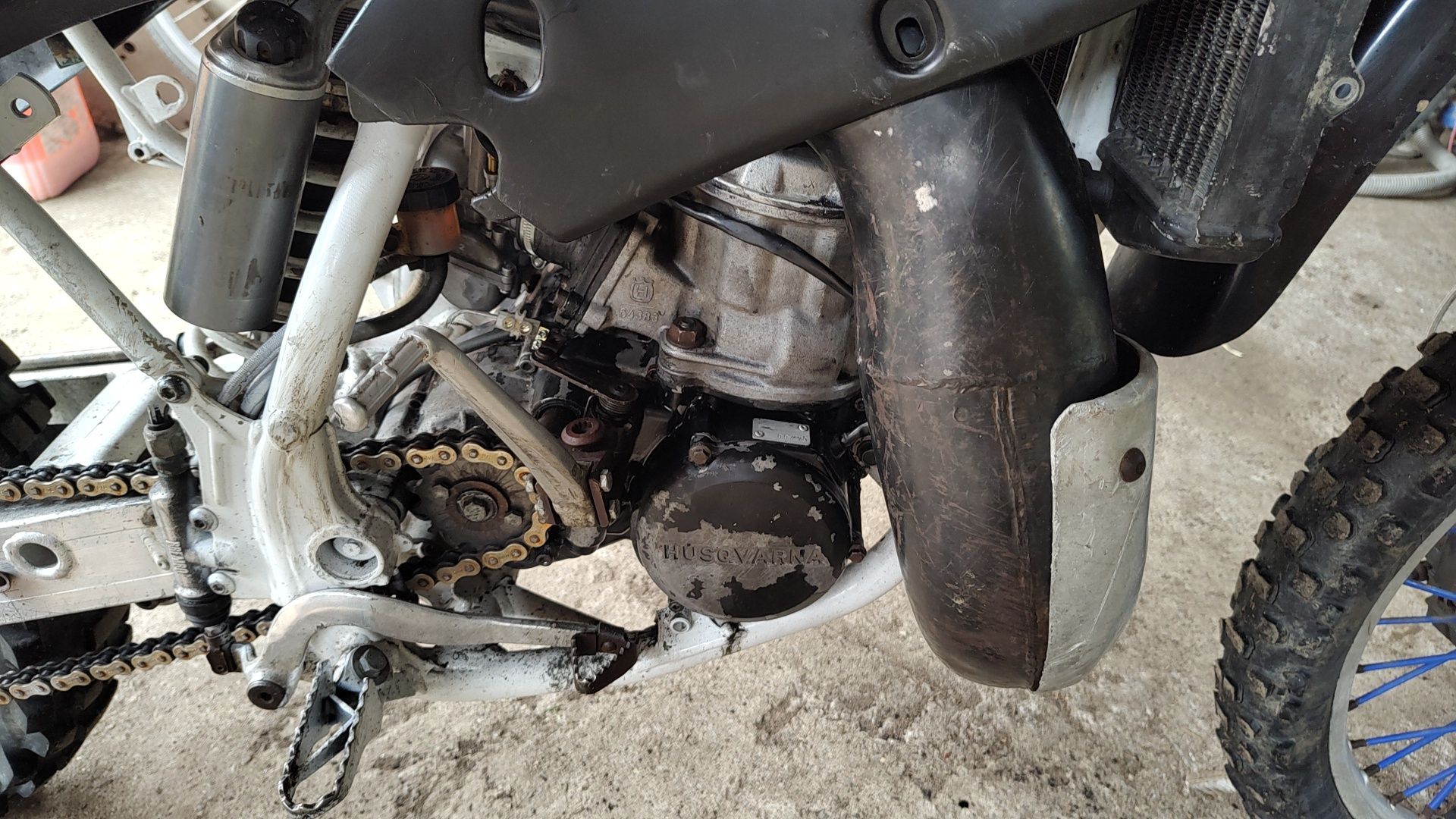 Vând Husqvarna 250