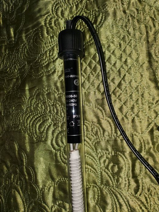 Vand incalzitor RH 9000 pentru acvarii puțin folosit