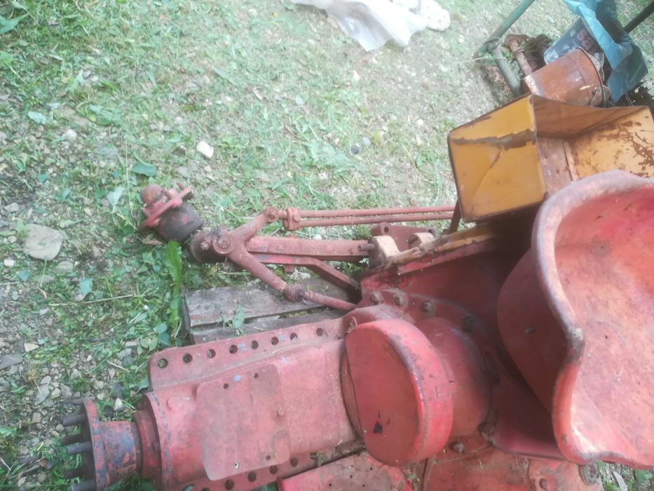 Punte spate și fata pentru tractor Nufield.