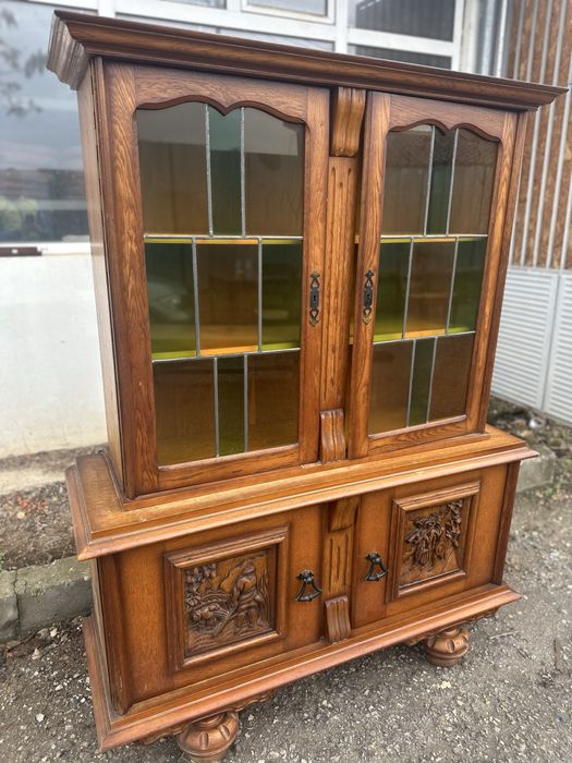 Масивен ретро шкаф/витрина