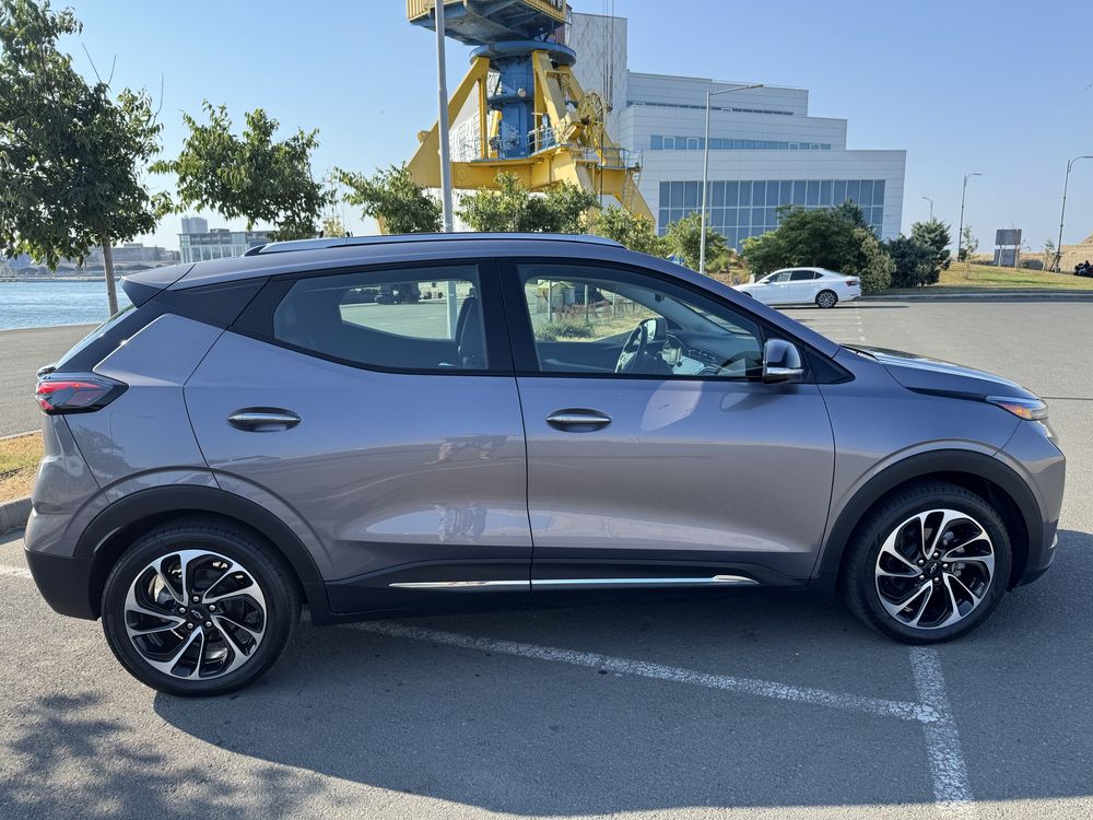 Chevrolet Bolt EUV 2023 65kw 400км