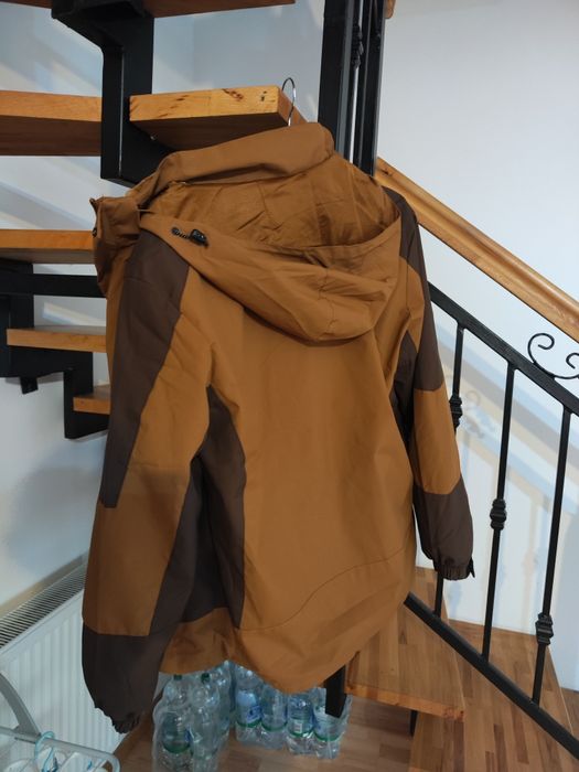 Vând geaca All season cu căptușeală detașabilă