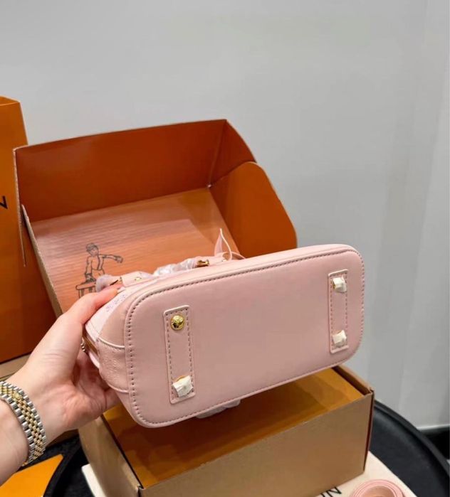 Geanta Louis vuitton Alma piele naturala pe stoc