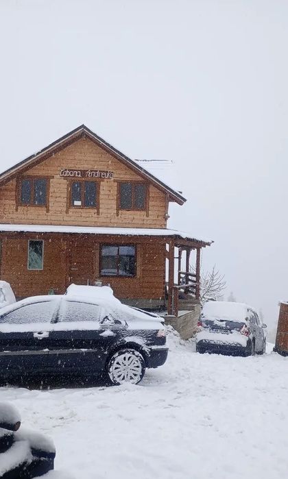 Cabana de închiriat la munte weekend cu ciubăr