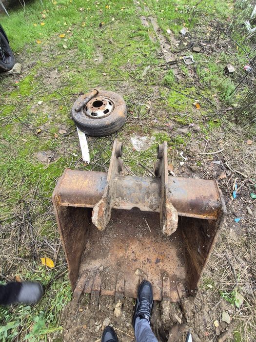 Cupe buldoexcavator caterpilar