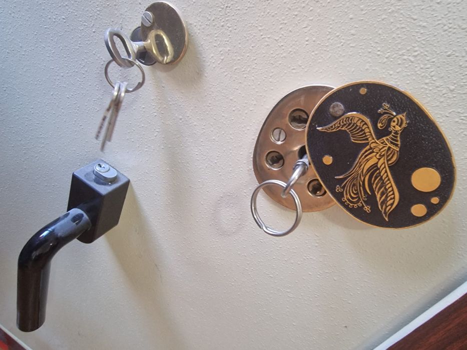 Seif - Rezistent - Mare - cu cheie - 3 compartimente