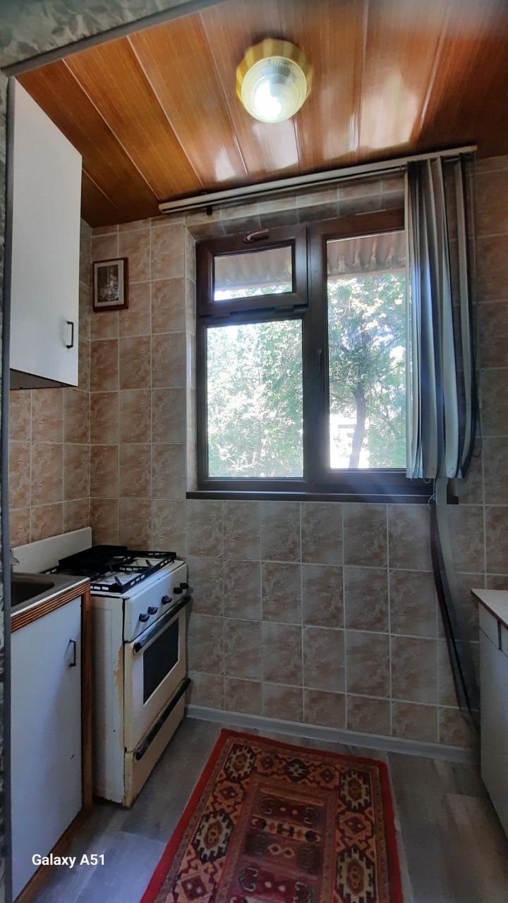 Срочно продаётся Юнусабад-18  1 комнатная квартира