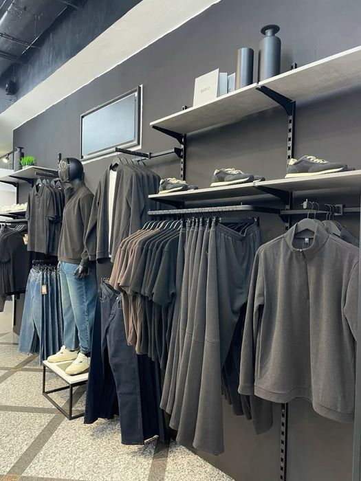 Мебель,мебель для магазина,стеллажи,ветрина,рейлы,бутик