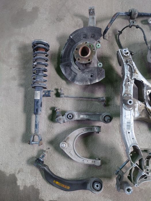 Бмв ф07 мост носач диск апарат шенкел амортисьори главина bmw f07