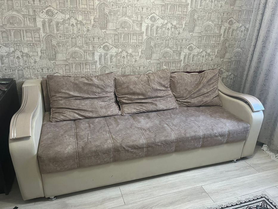 Продаётся диван в хорошем состоянии