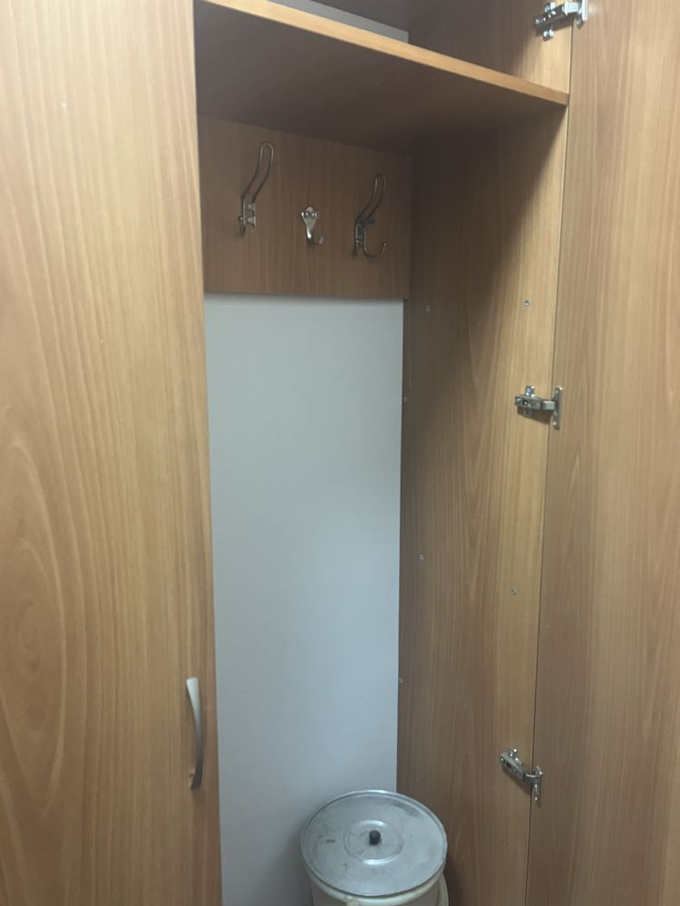 Продам шкаф в прихожую