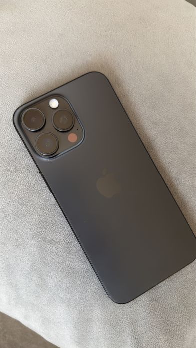 Iphone 15 Pro Max 1 tb с една година гаранция