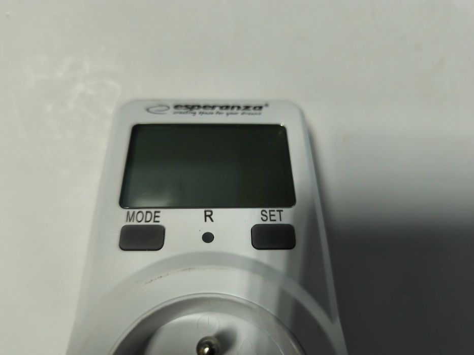 Contor de energie tip priza