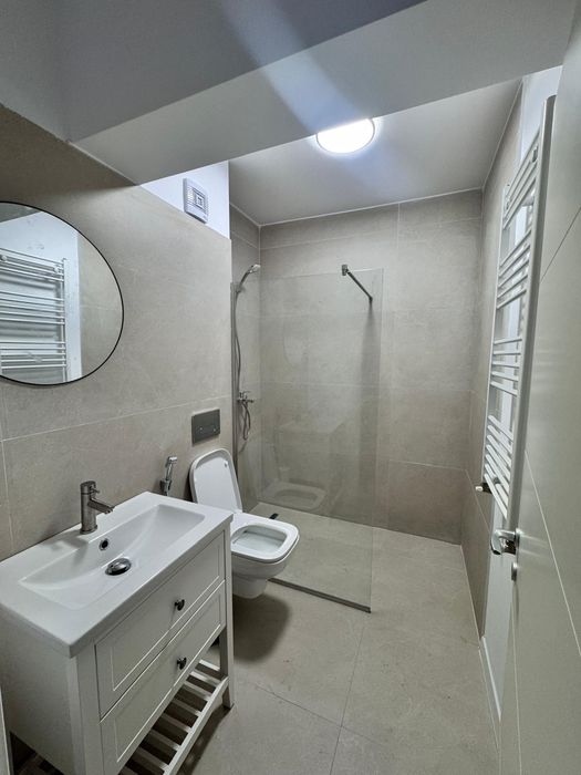 DE ÎNCHIRIAT: Apartament 1 camera, 40 mp decomandat, bloc 2025, et 1