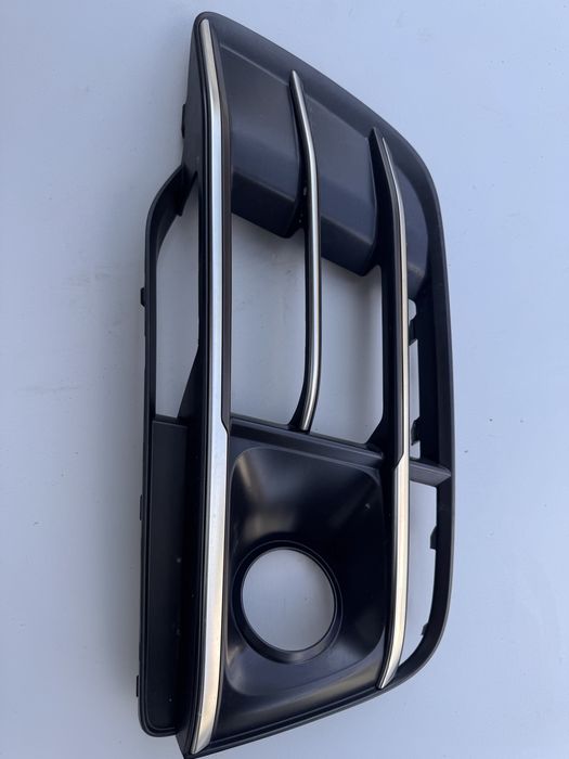 Grila stanga proiector Audi Q5 S line 80a807681e