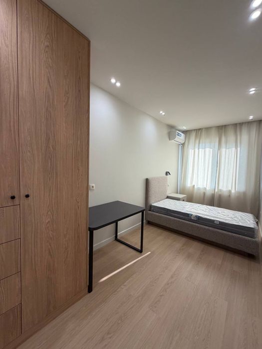 Kvartira Ориентир- Ц-13, Лабзак  4/4/4 81m2 euro remont