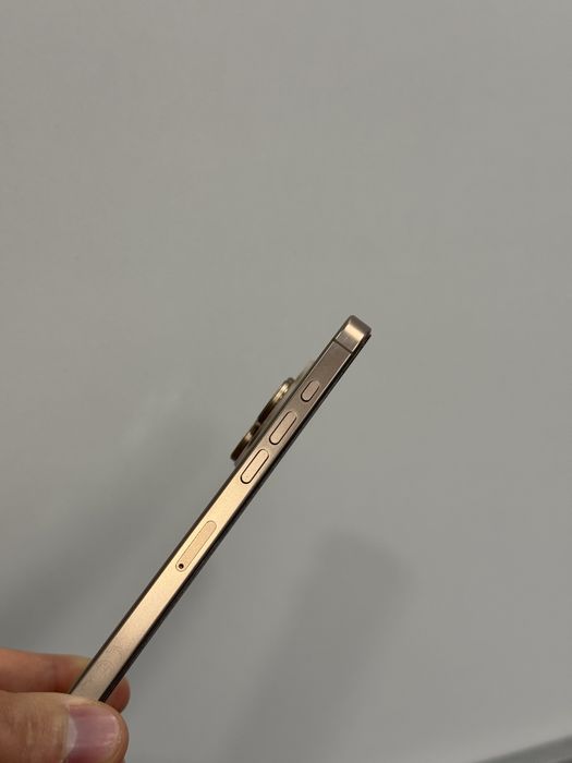 Продавам отличен iPhone 16 PRO MAX 512 GB