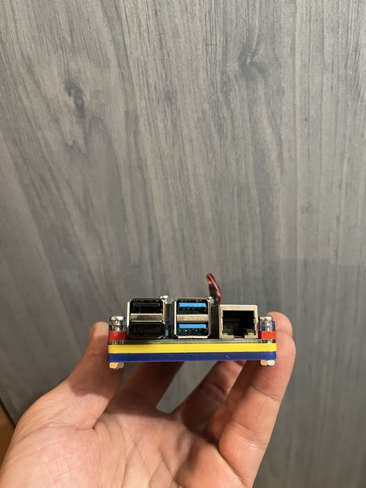 Vând Raspberry Pi 4 Model B – 4 GB RAM