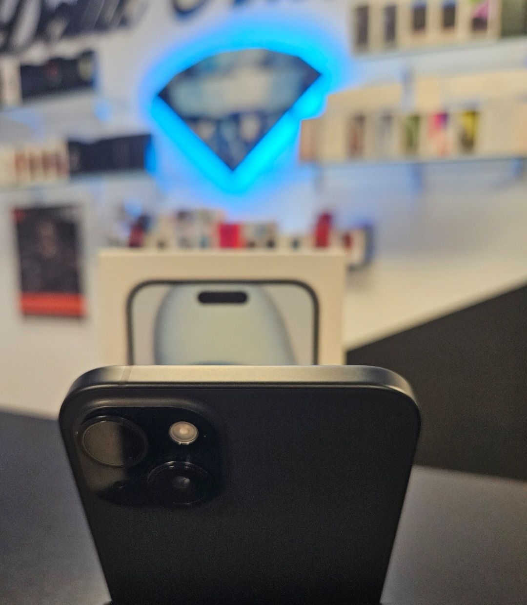 Iphone 15 / Black / 128 GB / DeluxGSM