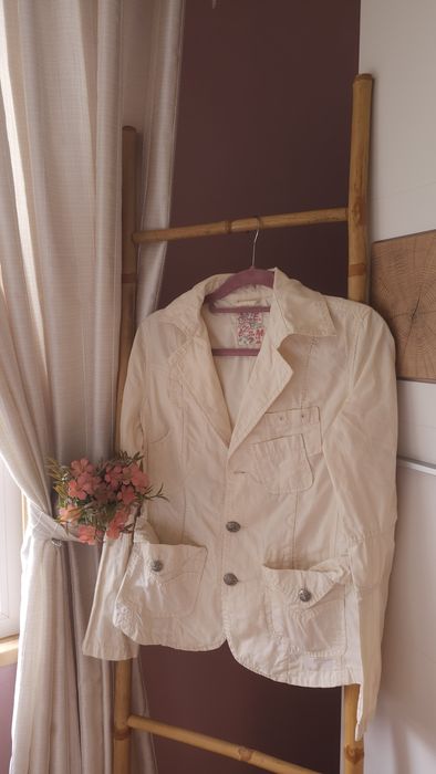 Дамски връхни дрехи